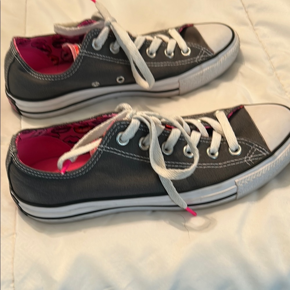 Converse Women’s Gray and Pink Sneakers - Picture 6 of 8